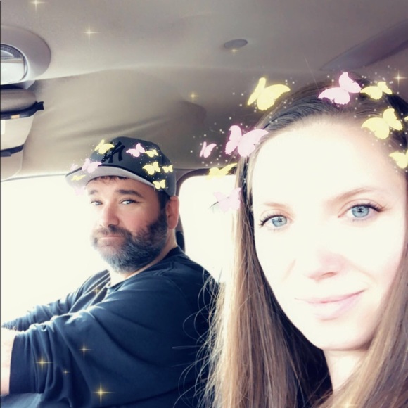 Profile Picture of Jennie Mofford (@jenniemofford) on Poshmark