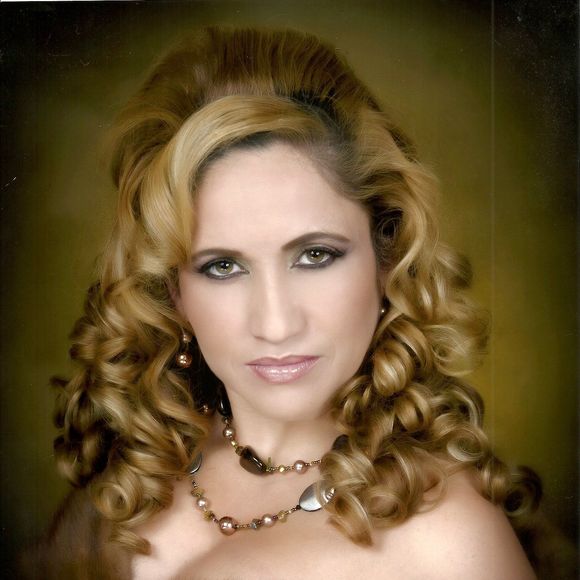 Profile Picture of Aracely Aguilar (@chelylady3) on Poshmark