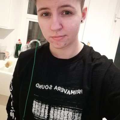 Profile Picture of Ronan Wacey (@TransNonbinary) on Twitter