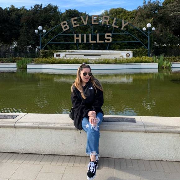 Profile Picture of Tonya Rone (@tonmarie123) on Poshmark