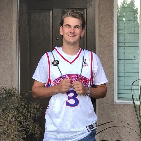 Profile Picture of Andrew Hendrix (@ahendrix48) on Poshmark