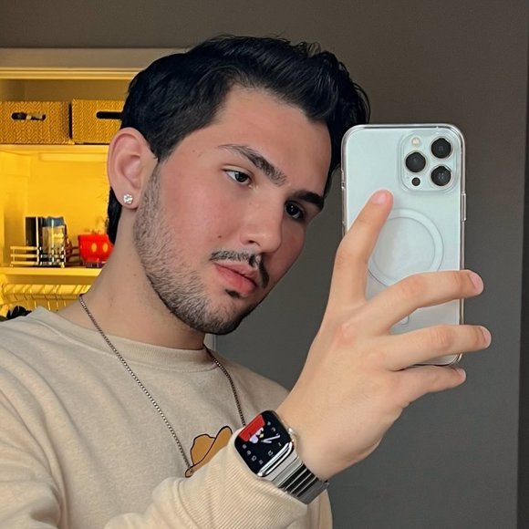 Profile Picture of Fernando Gonçalves (@fernando_g064) on Poshmark