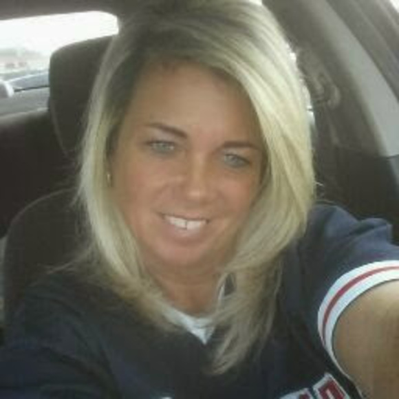 Profile Picture of Christie Arterburn (@carterbu40) on Poshmark