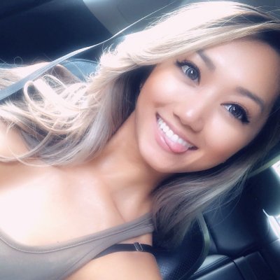 Profile Picture of Vi Pham (@viiipham) on Twitter