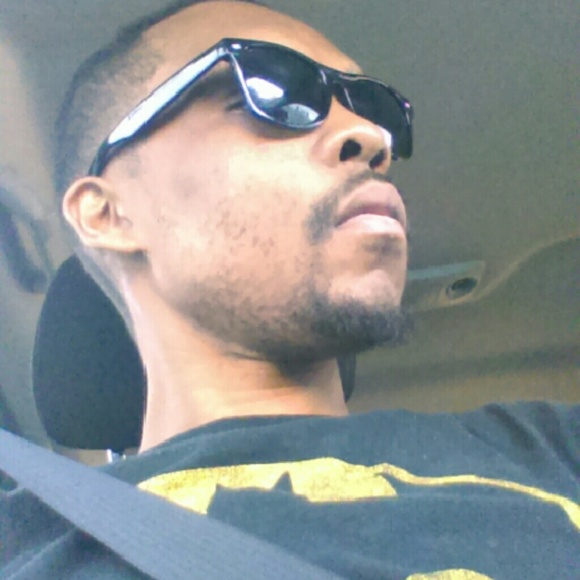 Profile Picture of Albert White (@duelly007) on Poshmark