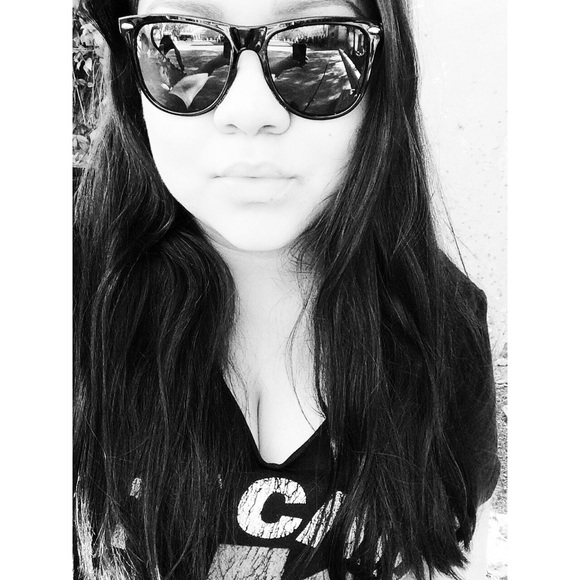 Profile Picture of Narda Rodriguez (@rodrigueznarda) on Poshmark