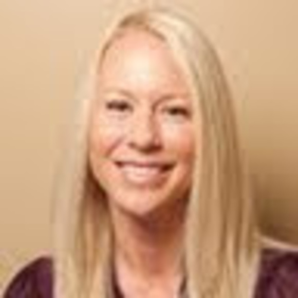 Profile Picture of Kristen Dudley (@kristen_dudley) on Poshmark