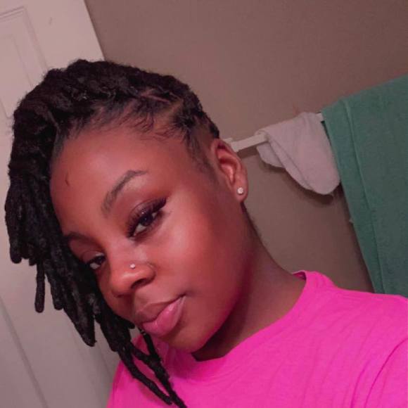 Profile Picture of Kierra Smith (@keekeeharris83) on Poshmark