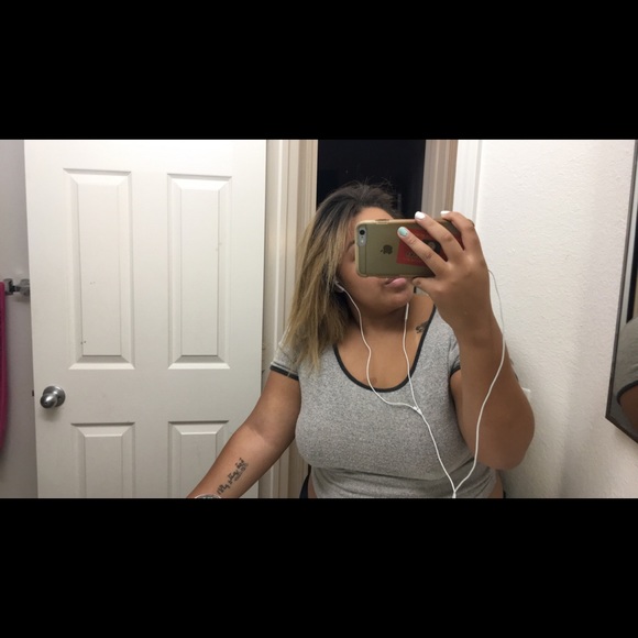 Profile Picture of Robyn Patten (@robynp123) on Poshmark