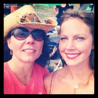 Profile Picture of Susan Warnock (@Suze6425) on Twitter