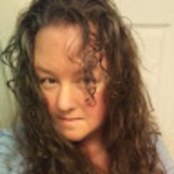 Profile Picture of Linda Dean (@lindajohn662003) on Poshmark