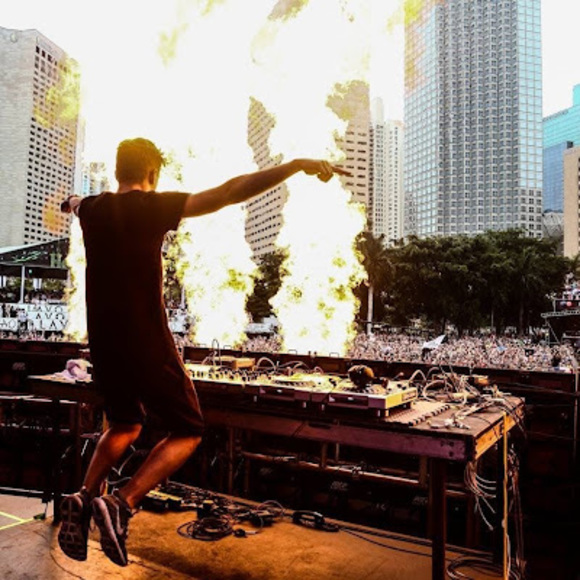 Joshua Rio - Poshmark Profile Picture of Joshua Rio (@joshuario) on Poshmark