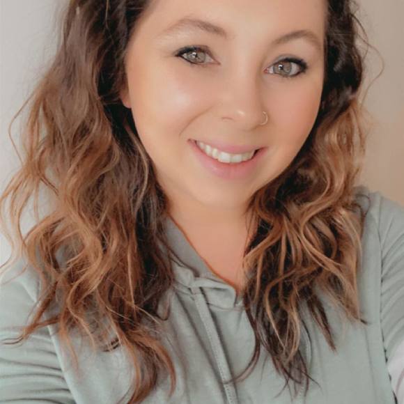 Profile Picture of Amanda Hansen (@mandyjoe3164) on Poshmark