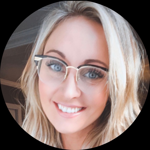 Profile Picture of Keri Quinto (@kerilquinto) on Poshmark