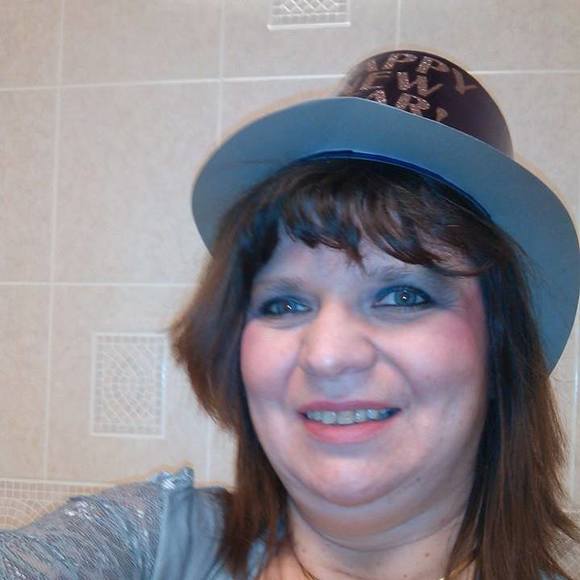 Kim Cozzone - Poshmark Profile Picture of Kim Cozzone (@kimcozzone) on Poshmark
