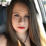 Profile Picture of Haley Graves (@madwomanwithabox) on Instagram