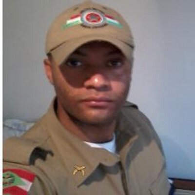 Profile Picture of André ✰ (@Andre_EdFisica) on Twitter