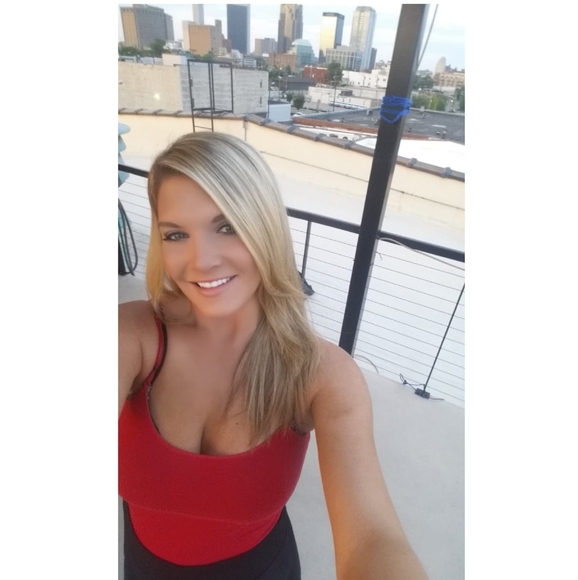 Profile Picture of Macey Leininger (@msleininger) on Poshmark