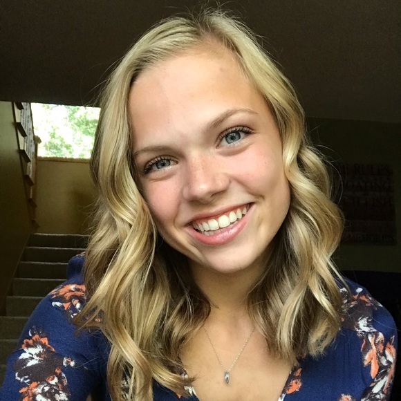 Mckenzie Brady - Poshmark Profile Picture of Mckenzie Brady (@mckenzieclare17) on Poshmark