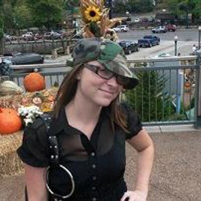 Profile Picture of Amanda Riggs (@MamaDooce) on Twitter