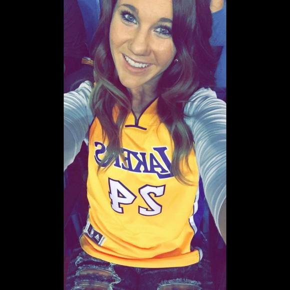 Micah Mahling - Poshmark Profile Picture of Micah Mahling (@mmahling) on Poshmark