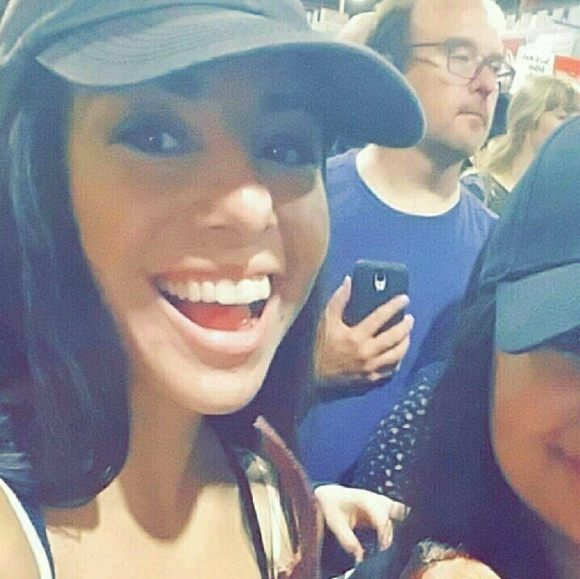 Profile Picture of Alex Serna (@ars179) on Poshmark