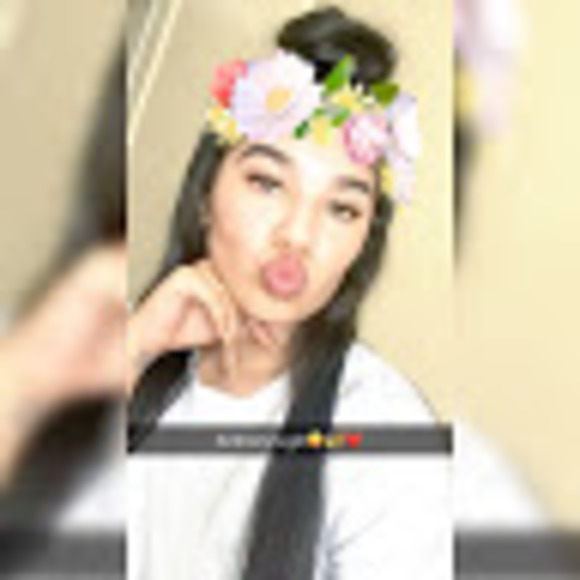 Profile Picture of Janeth Bencomo (@janeth_bencomo) on Poshmark