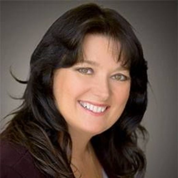 Profile Picture of Mae Long (@maelong303) on Poshmark