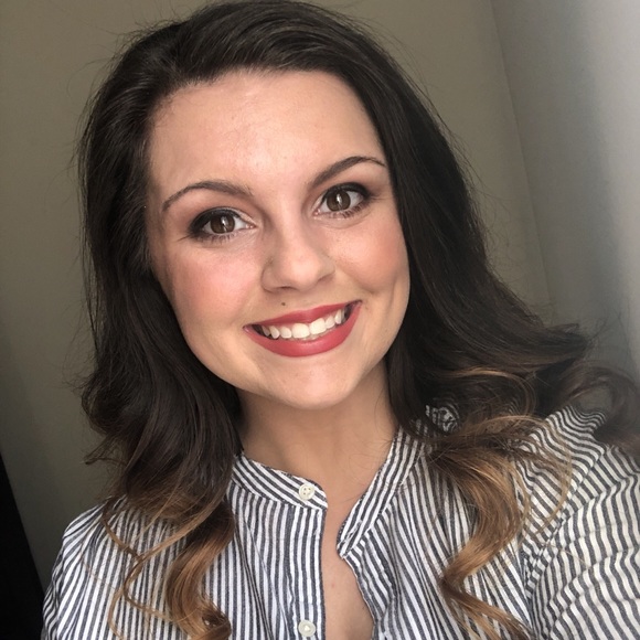 Profile Picture of Hannah Basham (@hannahbasham23) on Poshmark