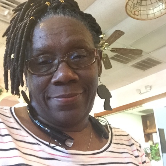 Profile Picture of Cheryl Roberts (@crob58) on Poshmark