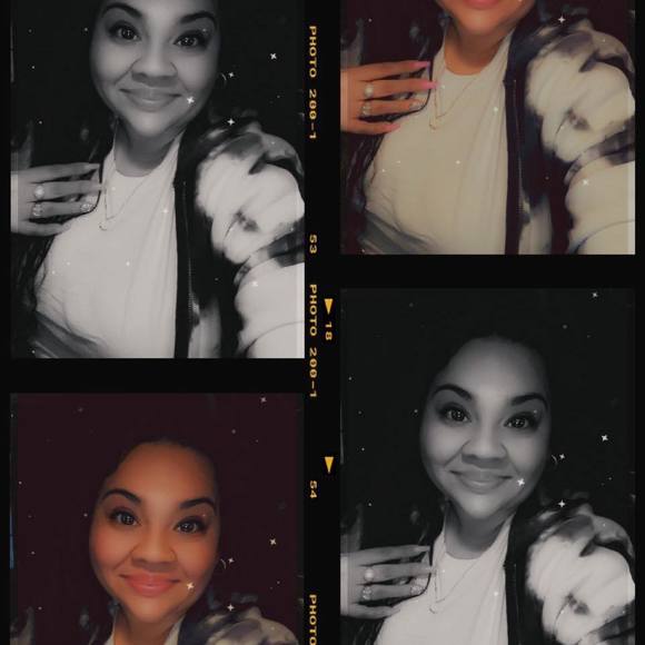 Valerie Govea - Poshmark Profile Picture of Valerie Govea (@vgovea11) on Poshmark