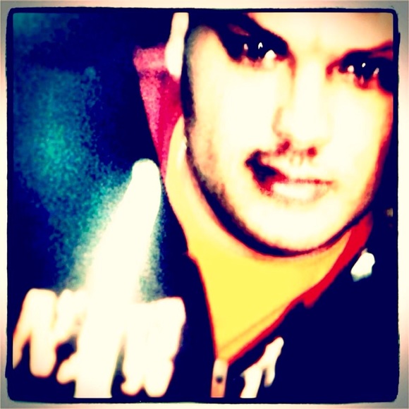 Kevin Kerley - Poshmark Profile Picture of Kevin Kerley (@kevin0510) on Poshmark