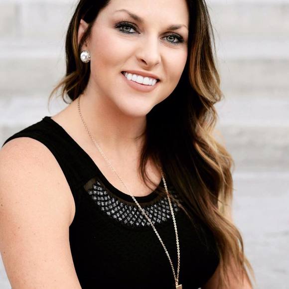 Profile Picture of Kristal Venters (@kdventers) on Poshmark