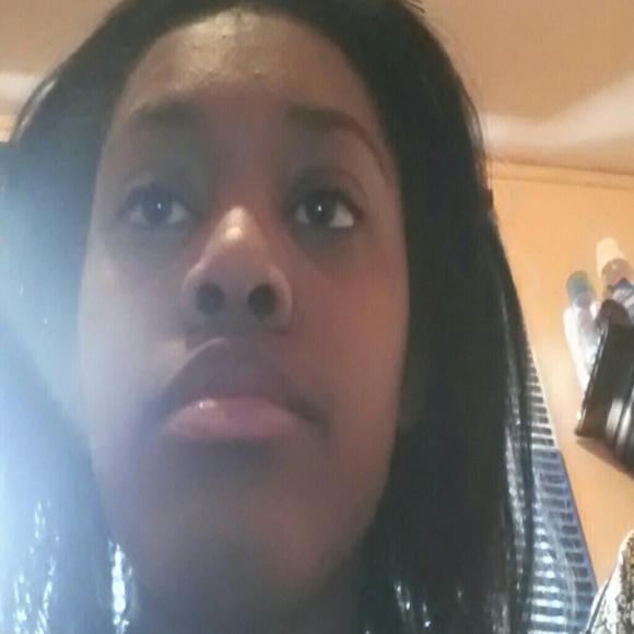 Profile Picture of Anver Amber (@tracyty) on Poshmark