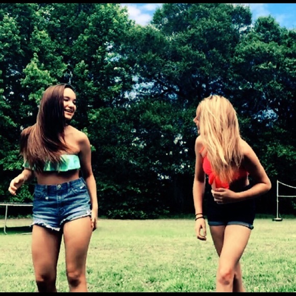 Profile Picture of Alyssa Reddish (@alyssa_reddish) on Poshmark