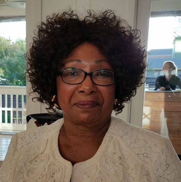 Profile Picture of Oberia Pullins (@kathy8975) on Poshmark