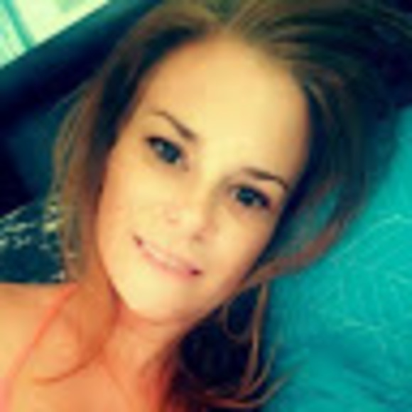 Profile Picture of Amber Adkins (@chanellove001) on Poshmark