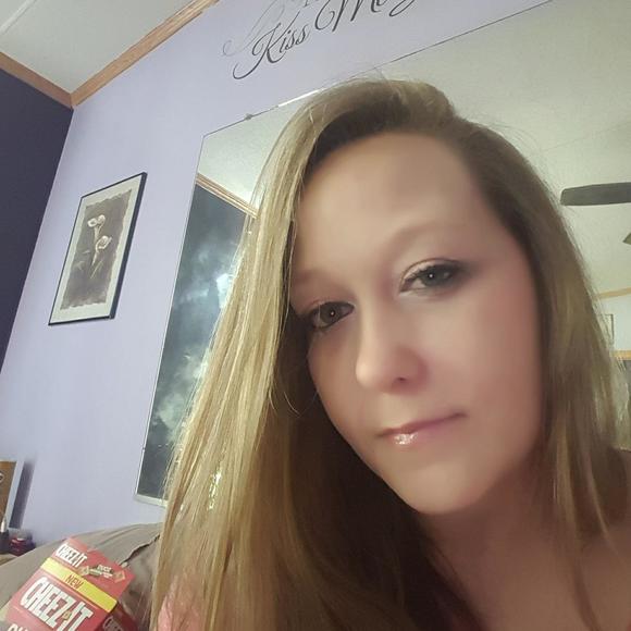 Profile Picture of Melaya Cooper (@axtonaa) on Poshmark