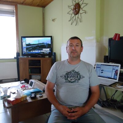 Profile Picture of Gillis Carl (@@bobdeniroscarl) on Twitter