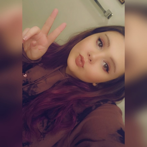 Profile Picture of Destiny Wasson (@destiny_wasson) on Poshmark