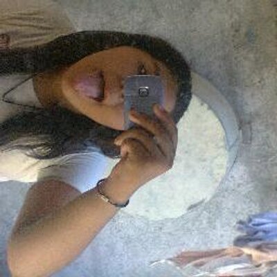 Profile Picture of Emma Isabel Monreal (@emiszxcs) on Twitter