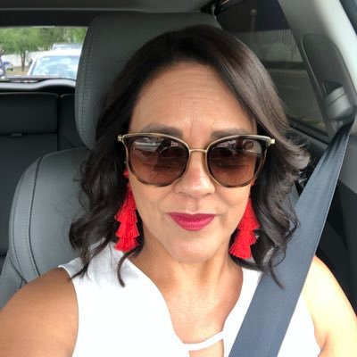 Profile Picture of Cecilia Robles (@cecirohe) on Twitter