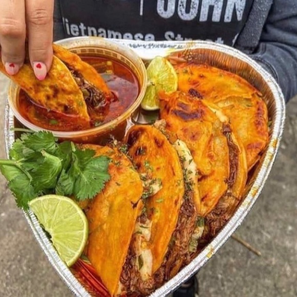 Profile Picture of Karla Tercero (@ksue_) on Poshmark