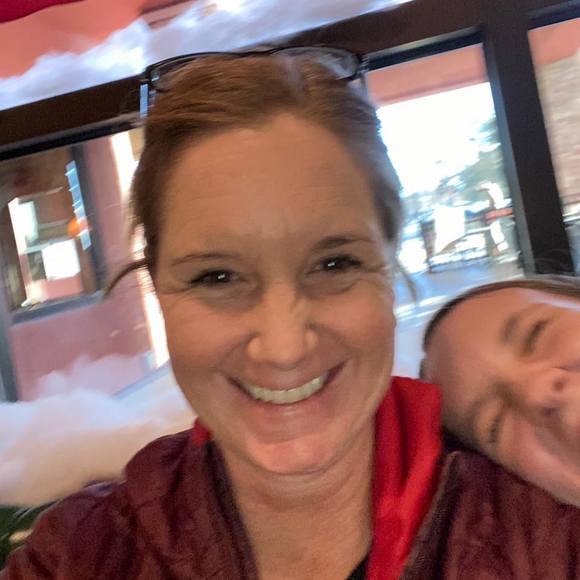 Profile Picture of Tara Lebsack (@lebstara) on Poshmark