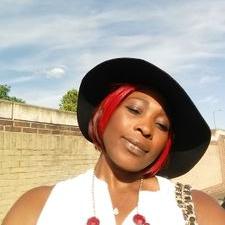 Profile Picture of Ronke Bearzi (@Rockinronks) on Twitter