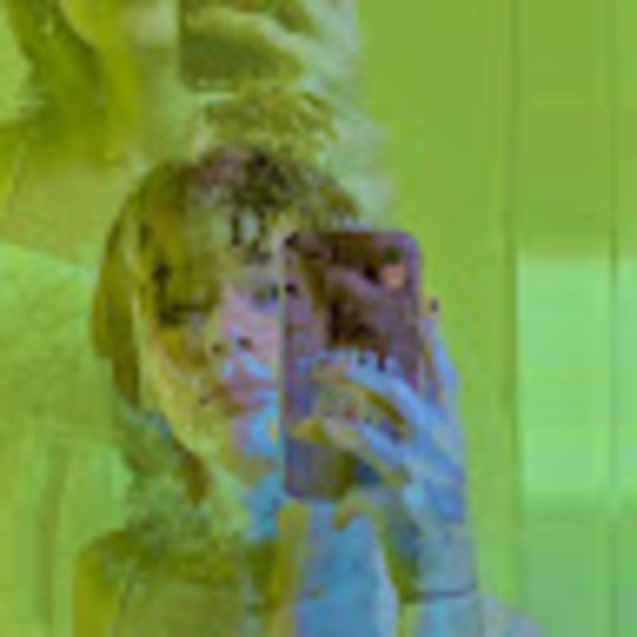 Profile Picture of Laura Bednarczuk (@laurawanda) on Poshmark