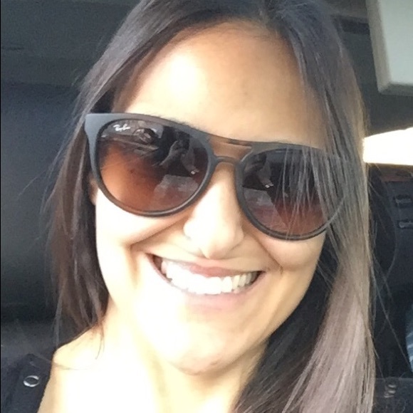 Profile Picture of Kerri Stephens (@ksteph) on Poshmark