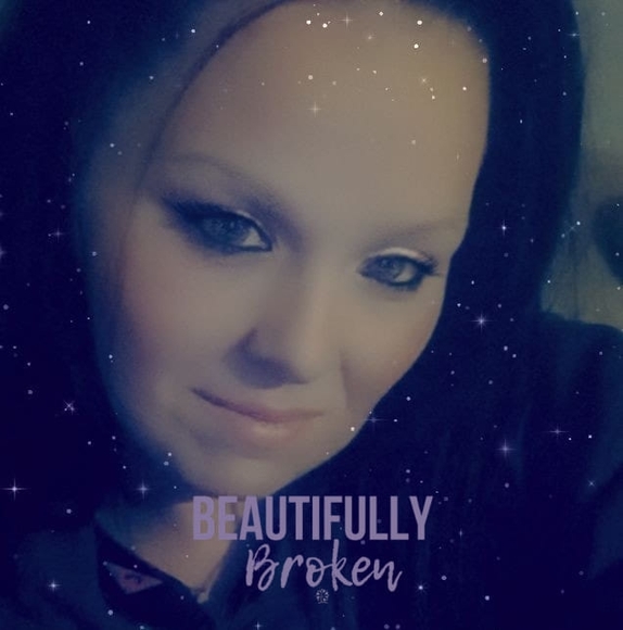 Profile Picture of Ashlie Noneman (@ashlienoneman) on Poshmark