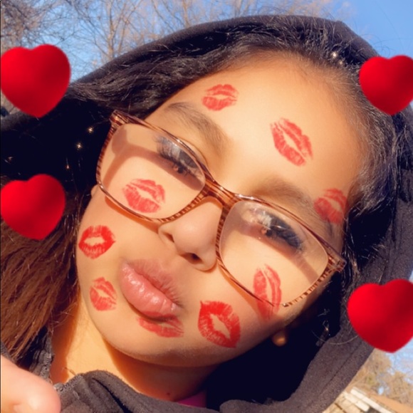 Profile Picture of Joeanna Pina (@jojpina09) on Poshmark