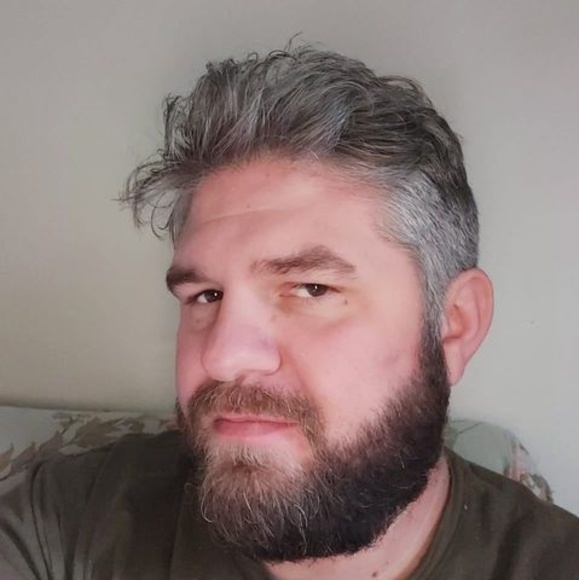 Profile Picture of James Carpenter (@mdcjdc84) on Poshmark